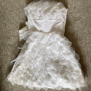 Betsey Johnson cocktail frilly white dress size 4